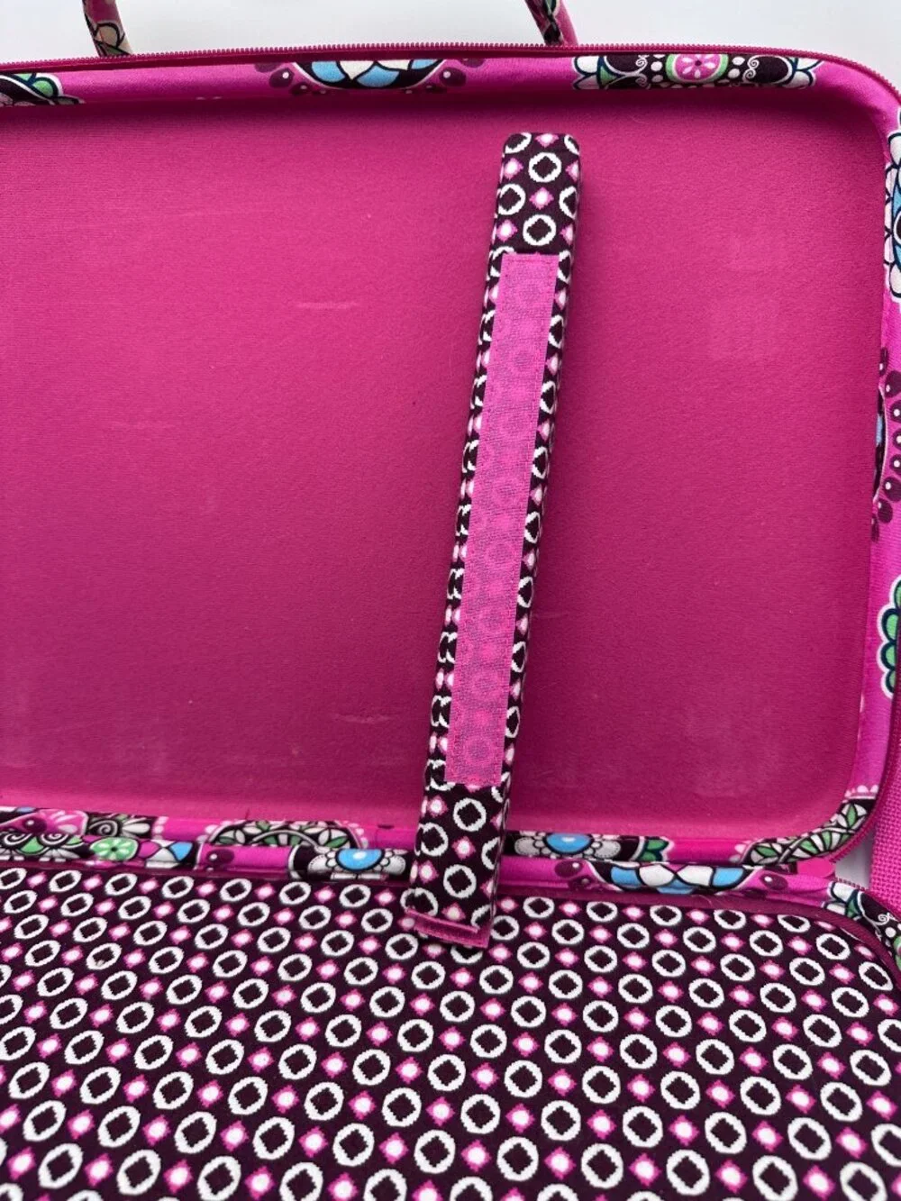 Vera Bradley Cupcakes Pink Circle Floral Quilted Laptop Case Adjustable Strap Ha